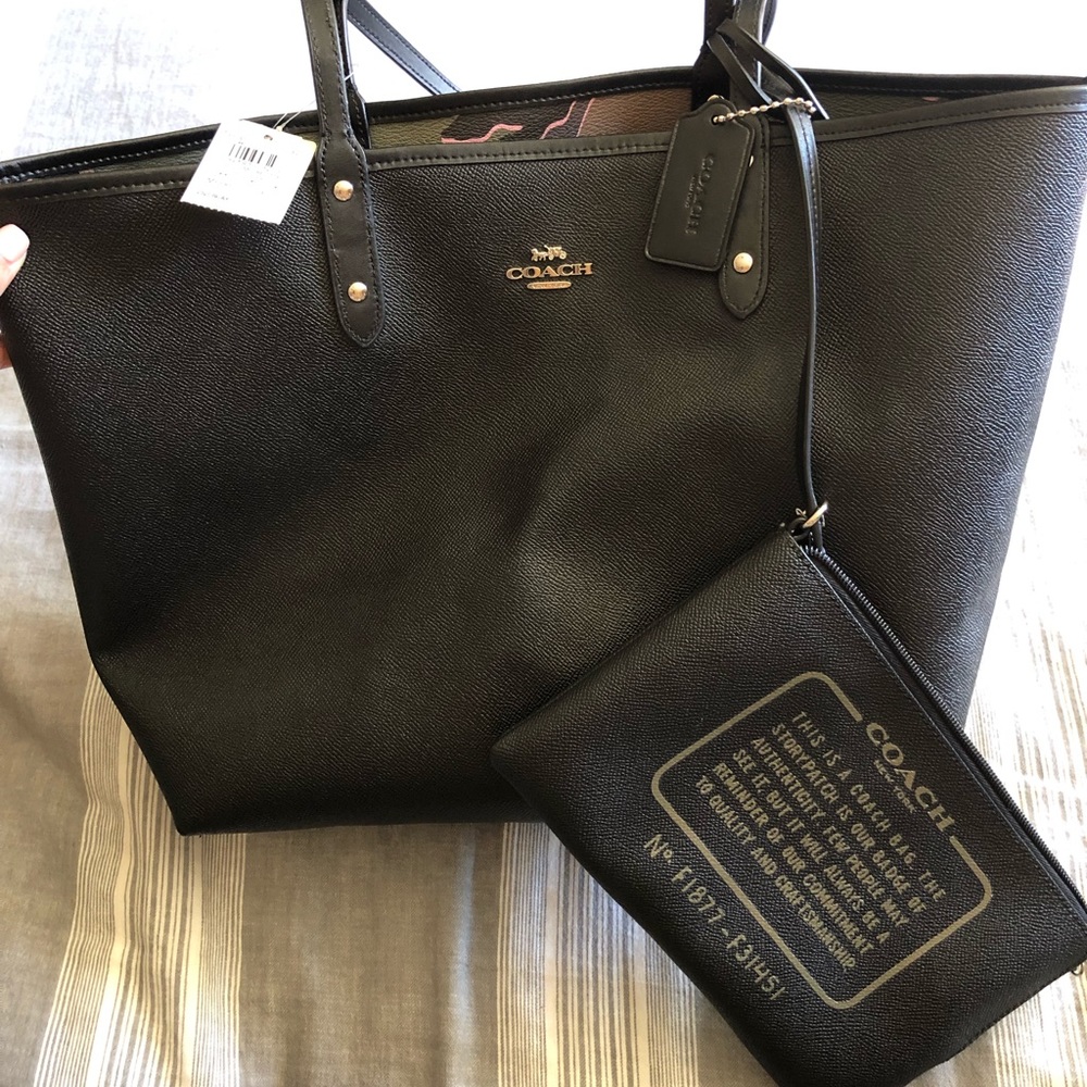 Reversible tote & leather travel zipper pouch